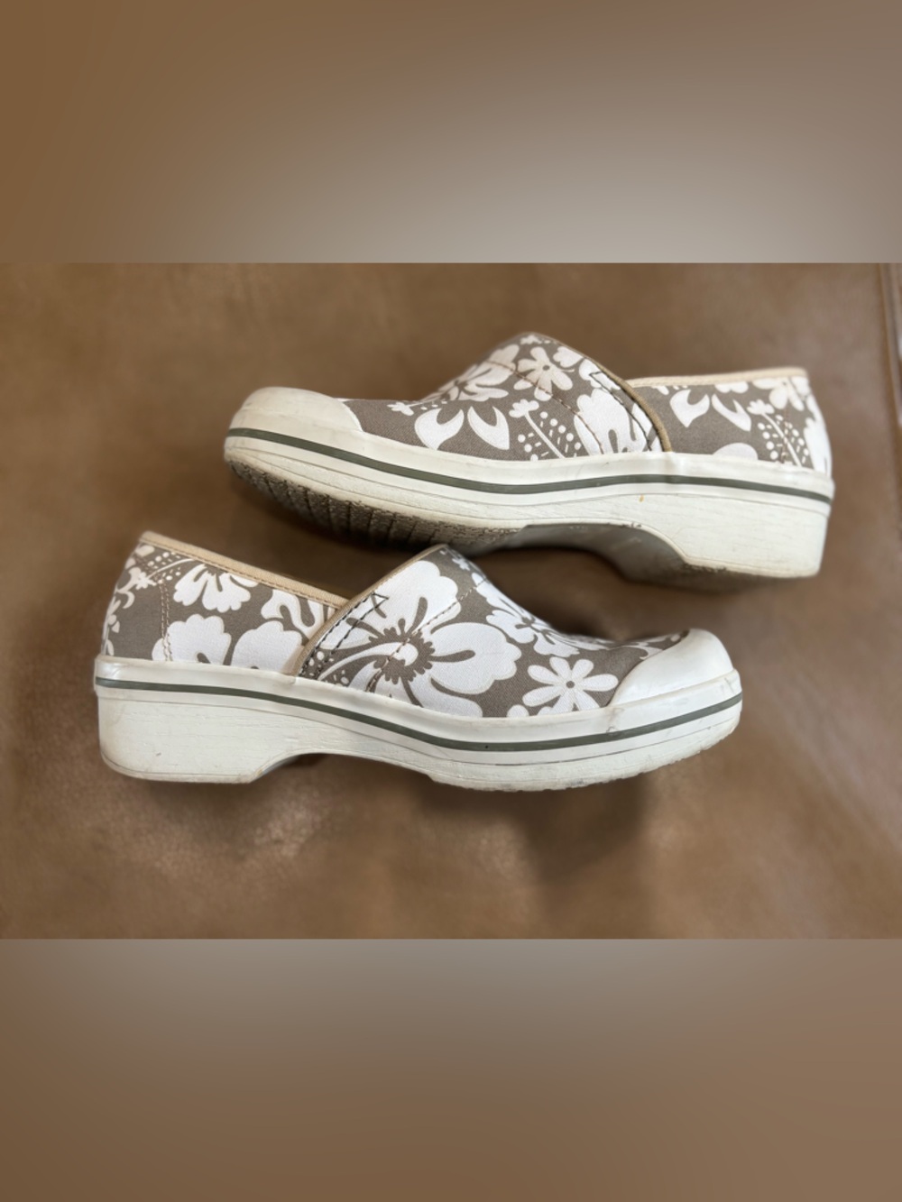 Dansko nursing vegan volley canvas Floral Slip-On closed-back clogs - Picture 5 of 6